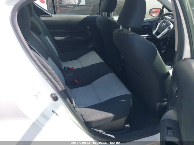 Toyota Prius C One/two/three/four 2017 JTDKDTB32H1595090 Image 8