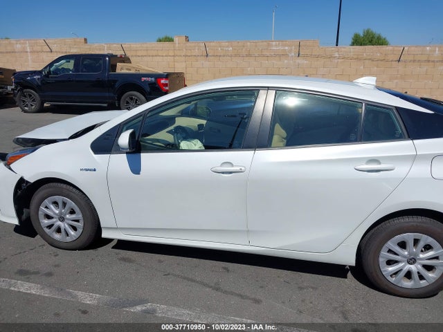 Toyota Prius L 2021 JTDKAMFU1M3132664 Image 15