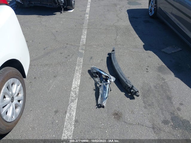 Toyota Prius L 2021 JTDKAMFU1M3132664 Image 12