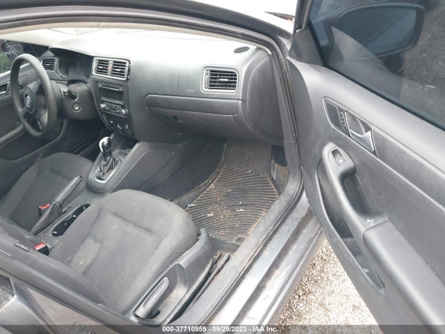3VW2K7AJXEM357822 Volkswagen Jetta Sedan S