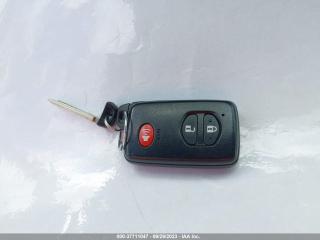 Toyota Prius V Two/three/five 2014 JTDZN3EU0E3355410 Image 11