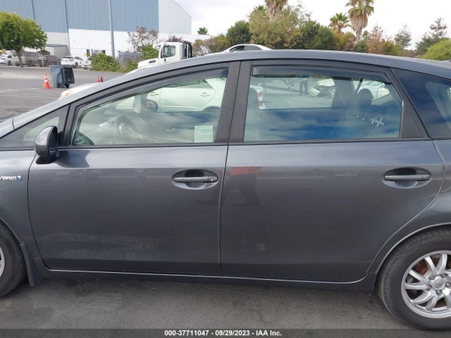 Toyota Prius V Two/three/five 2014 JTDZN3EU0E3355410 Image 14