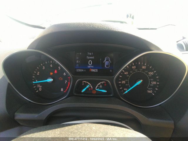 1FMCU0J91JUD21985 Ford Escape Titanium