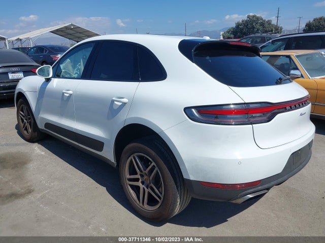 2021 PORSCHE MACAN WP1AA2A51MLB15099 Photo 2