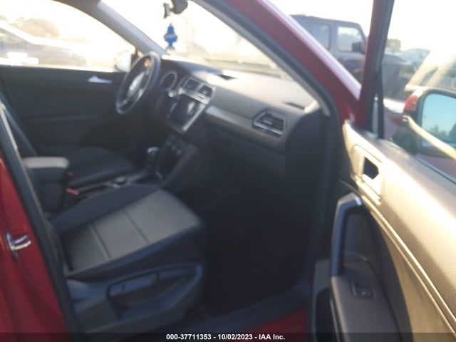 3VV2B7AX5MM057922 Volkswagen Tiguan Se/se R-line Black/sel