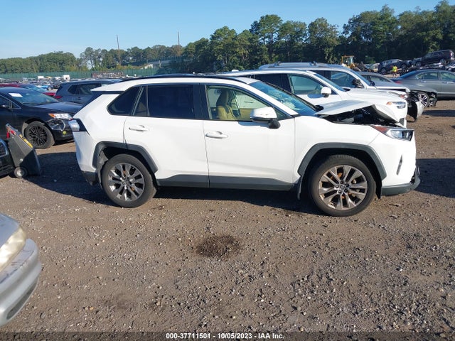 2019 TOYOTA RAV4 XLE PREMIUM VIN: JTMA1RFV4KD002077