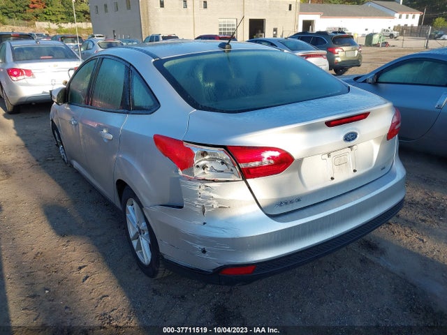 Ford FOCUS SE 2016 1FADP3F22GL381081 Image 3