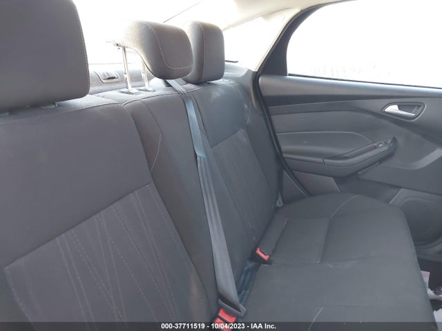 Ford FOCUS SE 2016 1FADP3F22GL381081 Image 8