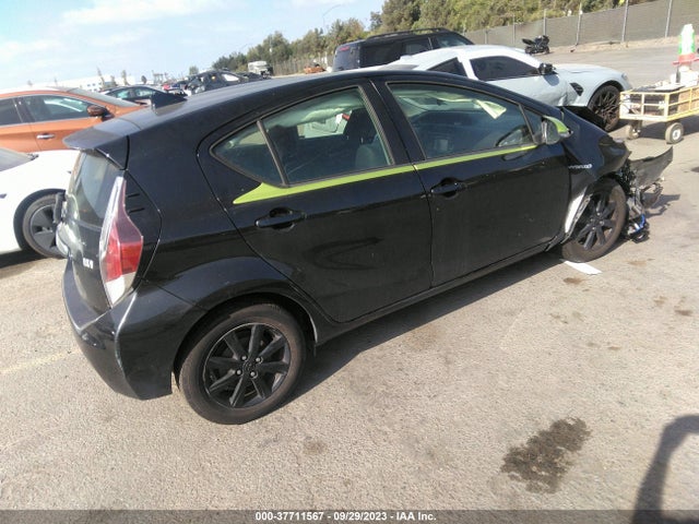 Toyota Prius C One/two/three/four 2016 JTDKDTB30G1117796 Image 4