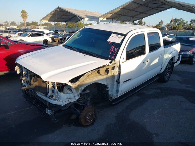 Toyota Tacoma Prerunner 2015 5TFJX4GN9FX046385 Image 2