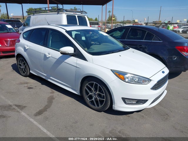 2016 FORD FOCUS SE VIN: 1FADP3K22GL268365
