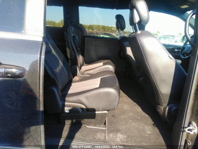 2C4RC1HG2ER132566 Chrysler Town & Country S