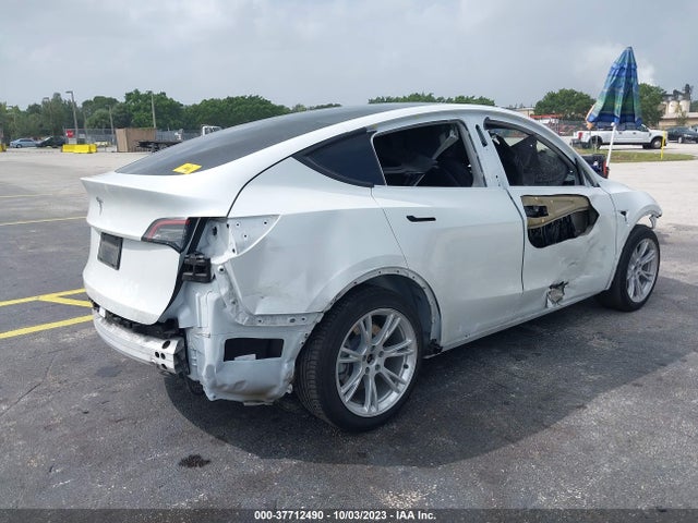 5YJYGDED9MF113986 Tesla Model Y Standard Range