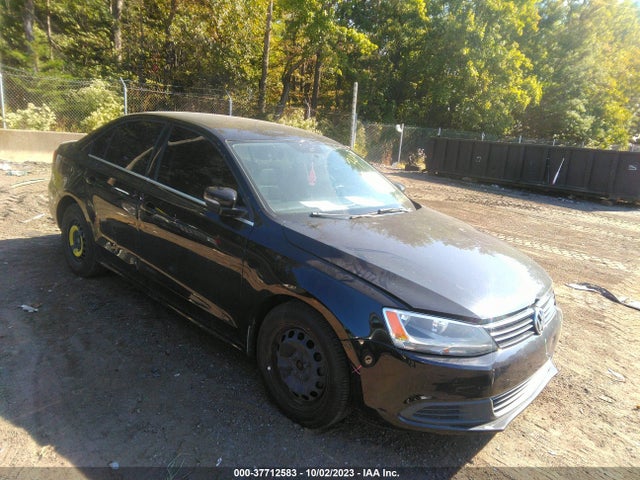 2013 VOLKSWAGEN JETTA SEDAN SE VIN: 3VWDP7AJ0DM421018