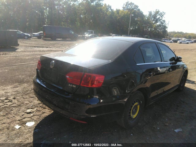 2013 VOLKSWAGEN JETTA SEDAN SE VIN: 3VWDP7AJ0DM421018
