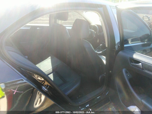 2013 VOLKSWAGEN JETTA SEDAN SE VIN: 3VWDP7AJ0DM421018