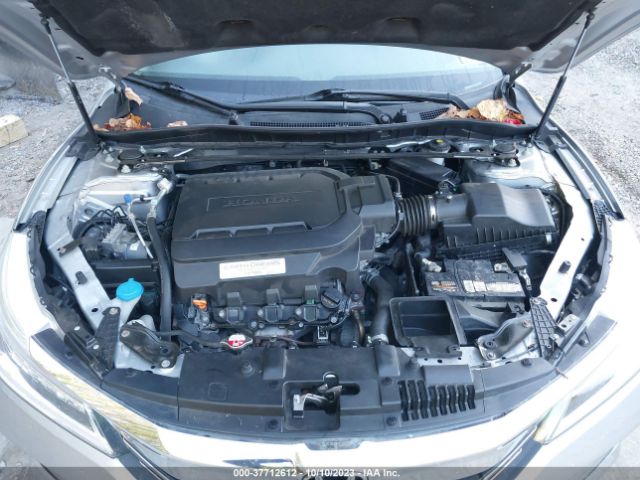 1HGCR3F95GA011298 Honda Accord Sedan Touring