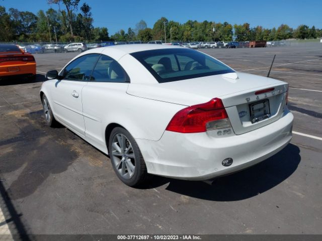2013 VOLVO C70 YV1672MC1DJ139893 Photo 2