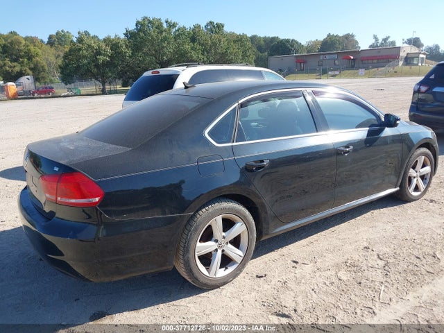 2012 VOLKSWAGEN PASSAT SE VIN: 1VWBP7A39CC075270