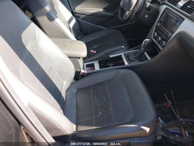 2012 VOLKSWAGEN PASSAT SE VIN: 1VWBP7A39CC075270