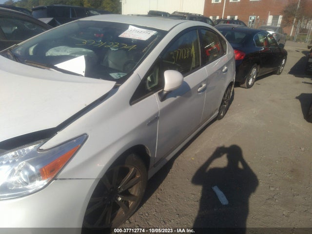 Toyota Prius Four/five/three/one/two 2014 JTDKN3DU1E1779905 Image 2