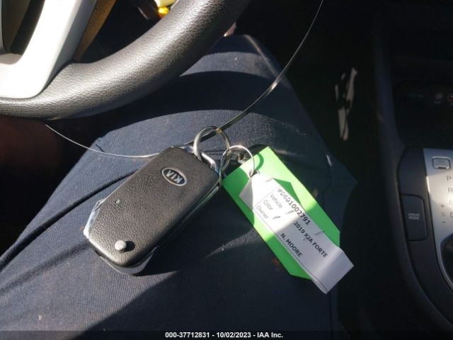 3KPF24AD0KE118010 KIA Forte Lxs