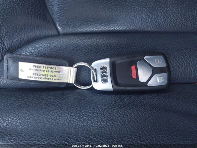 WA1LHAF73JD052758 Audi Q7 Premium Plus