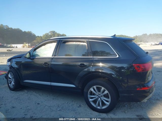 WA1LHAF73JD052758 Audi Q7 Premium Plus