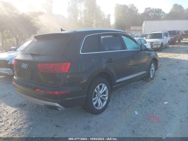 WA1LHAF73JD052758 Audi Q7 Premium Plus