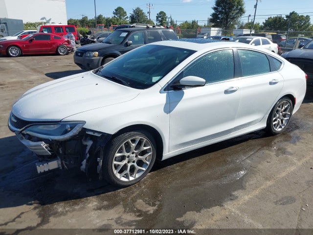 Chrysler 200 C 2016 1C3CCCCG7GN125643 Image 2