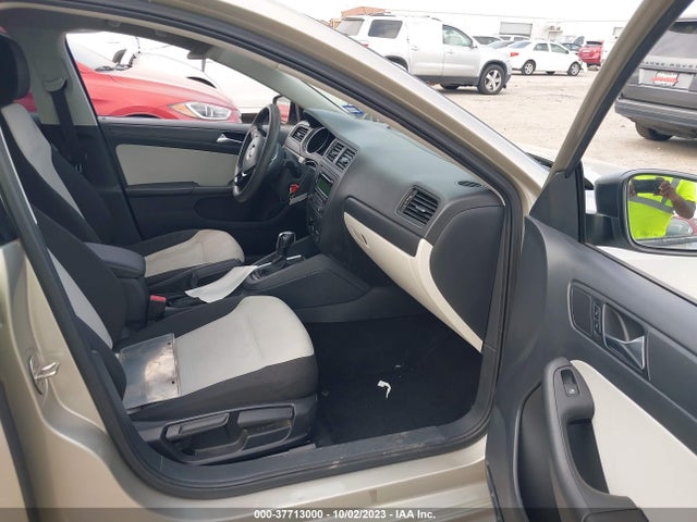3VW2K7AJ9FM273668 Volkswagen Jetta Sedan 2.0l S