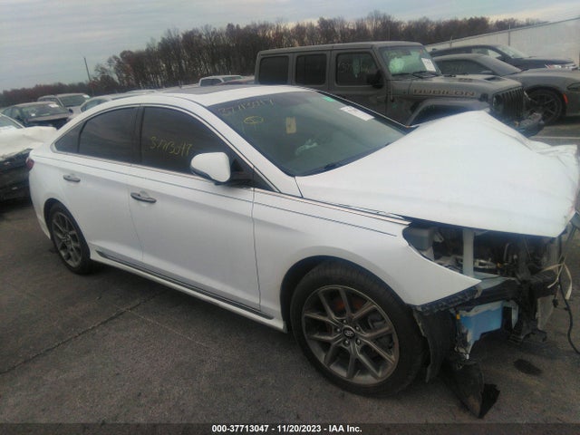2018 HYUNDAI SONATA SPORT 2.0T VIN: 5NPE34AB1JH679530