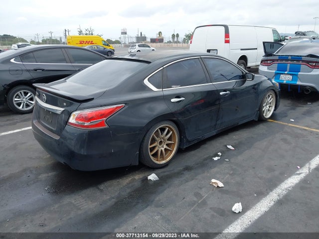 Nissan Altima 2.5 S 2015 1N4AL3AP6FC137613 Image 4