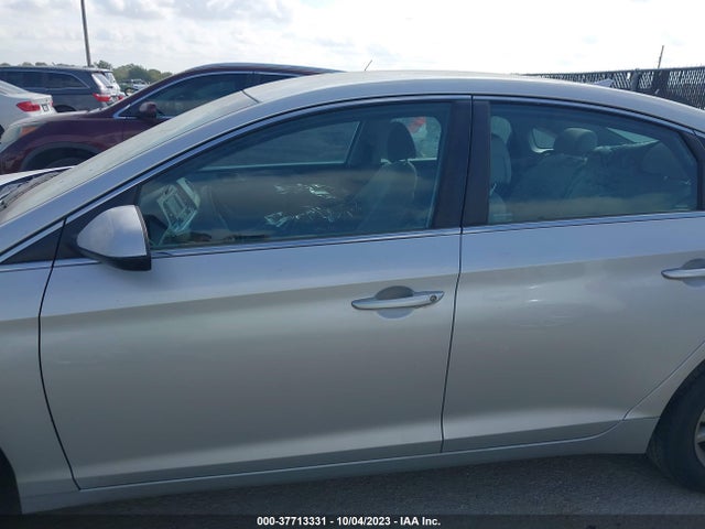2015 HYUNDAI SONATA SE VIN: 5NPE24AF0FH239456