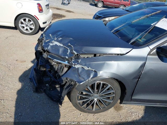 3VWD17AJ1GM300715 Volkswagen Jetta Sedan 1.8t Sport