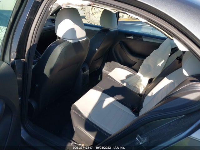 3VWD17AJ1GM300715 Volkswagen Jetta Sedan 1.8t Sport