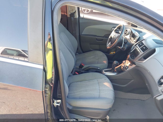 Chevrolet SONIC LT 2014 1G1JC5SB1E4137223 Image 5