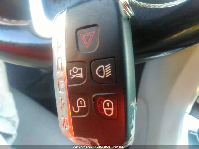 2014 JAGUAR XF SAJWJ0EF7E8U18876 Photo 10