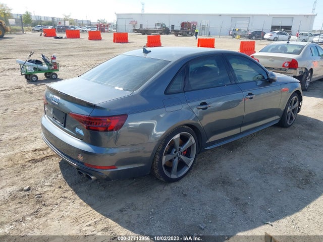 WAUB4AF42JA233657 Audi S4 Premium Plus