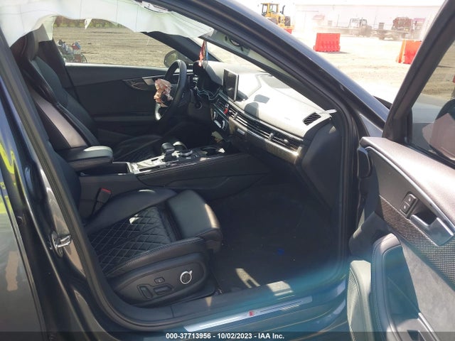 WAUB4AF42JA233657 Audi S4 Premium Plus