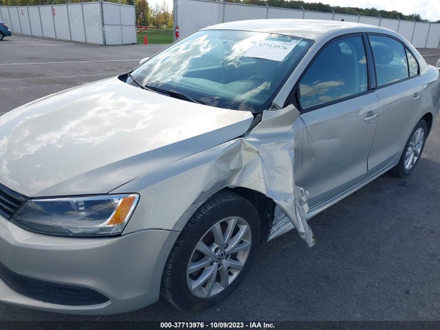 2011 VOLKSWAGEN JETTA SEDAN SE W/CONVENIENCE PZEV VIN: 3VWDZ7AJ6BM098570