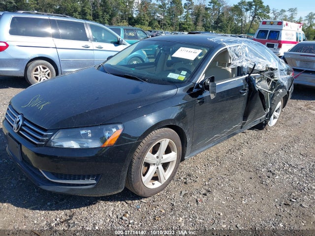 1VWBT7A35FC005765 Volkswagen Passat 1.8t Se