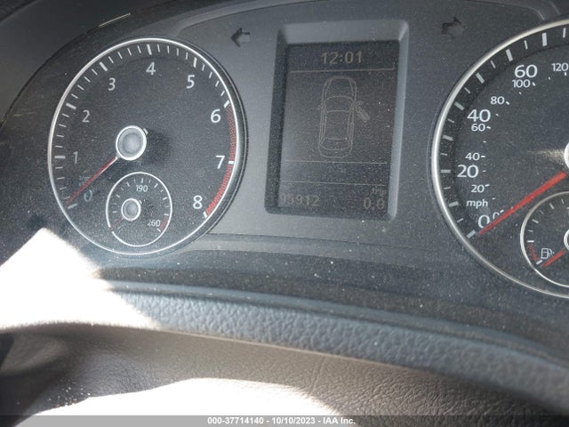 1VWBT7A35FC005765 Volkswagen Passat 1.8t Se