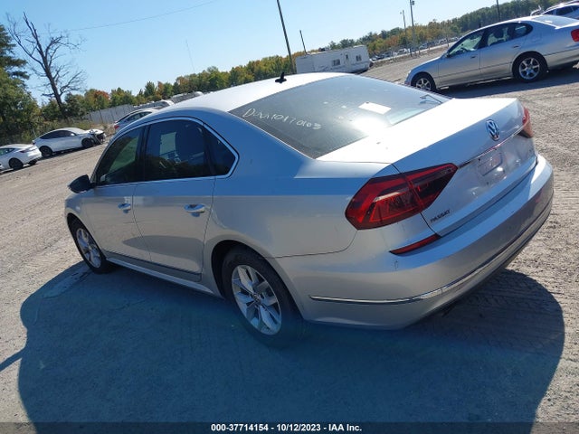1VWAT7A38HC078448 Volkswagen Passat 1.8t S