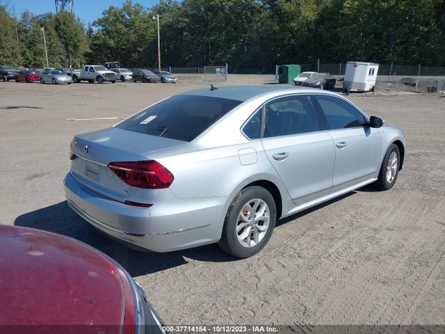 1VWAT7A38HC078448 Volkswagen Passat 1.8t S