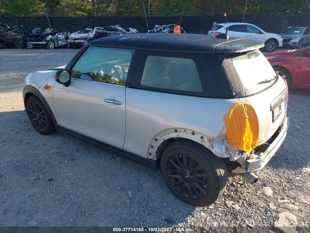 2018 MINI HARDTOP WMWXP5C58J2G62946 Photo 2