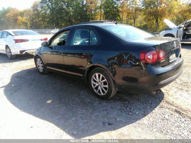 2010 VOLKSWAGEN JETTA SEDAN LIMITED VIN: 3VWRZ7AJ0AM122057