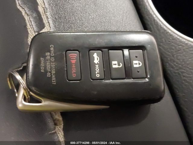 NY76926 Lexus IS 300