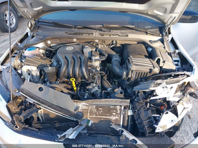 3VW2K7AJ8FM314064 Volkswagen Jetta Sedan 2.0l S