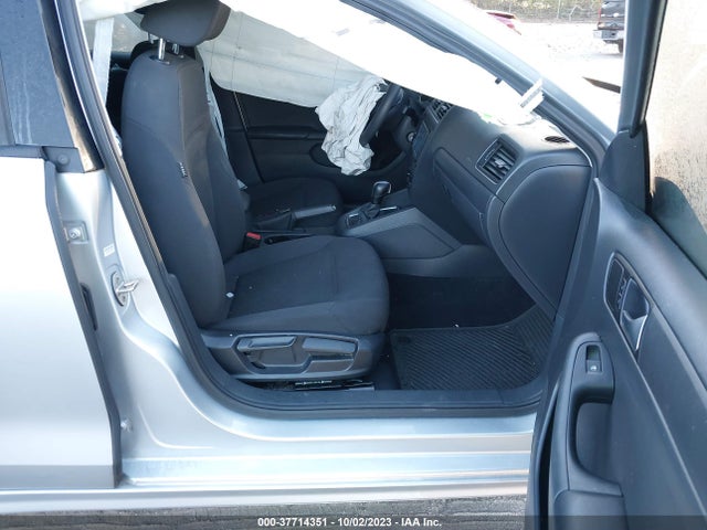 3VW2K7AJ8FM314064 Volkswagen Jetta Sedan 2.0l S